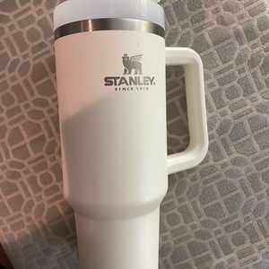 Stanley travel quencher 40oz